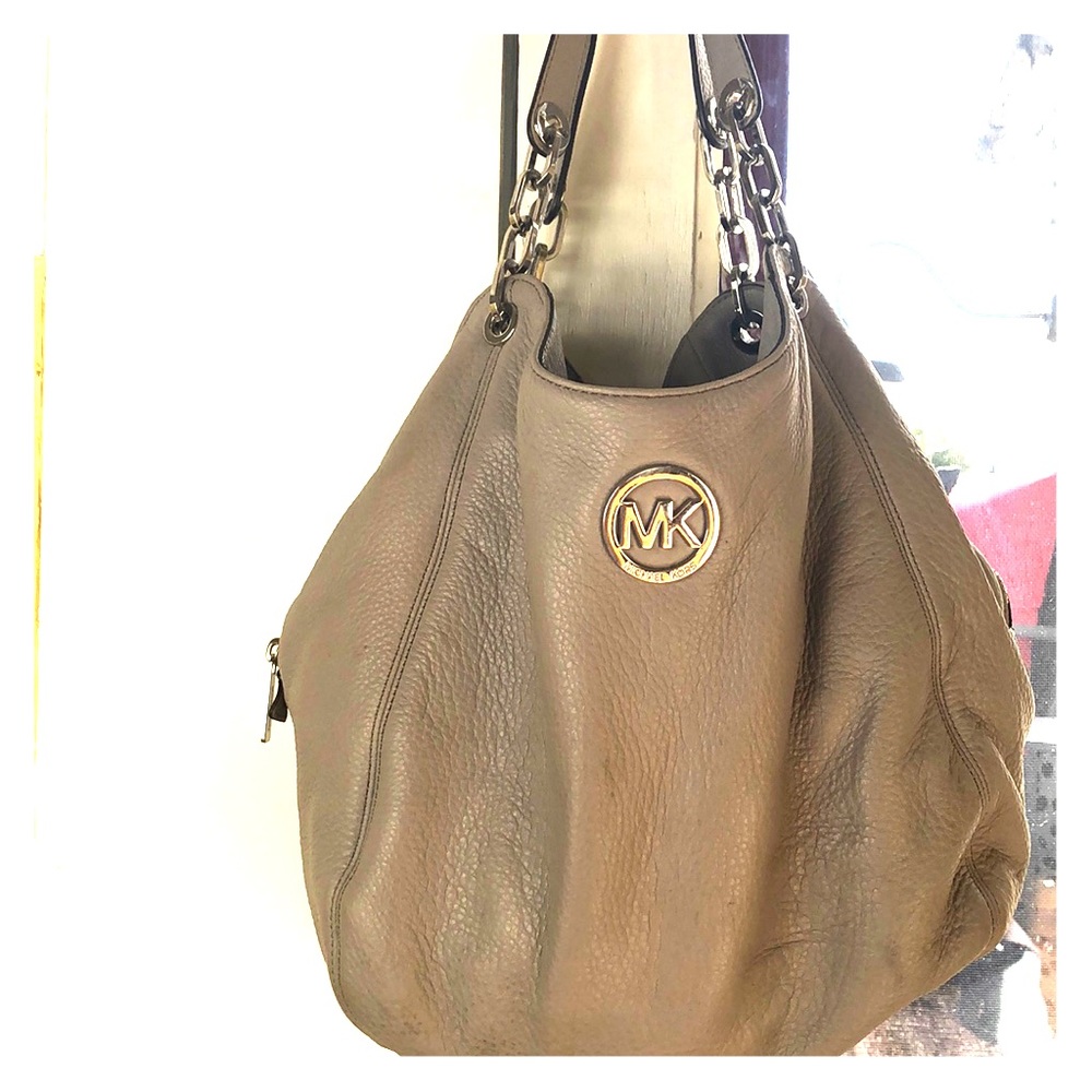 Like new Michael Kors slouchy Fulton hobo bag